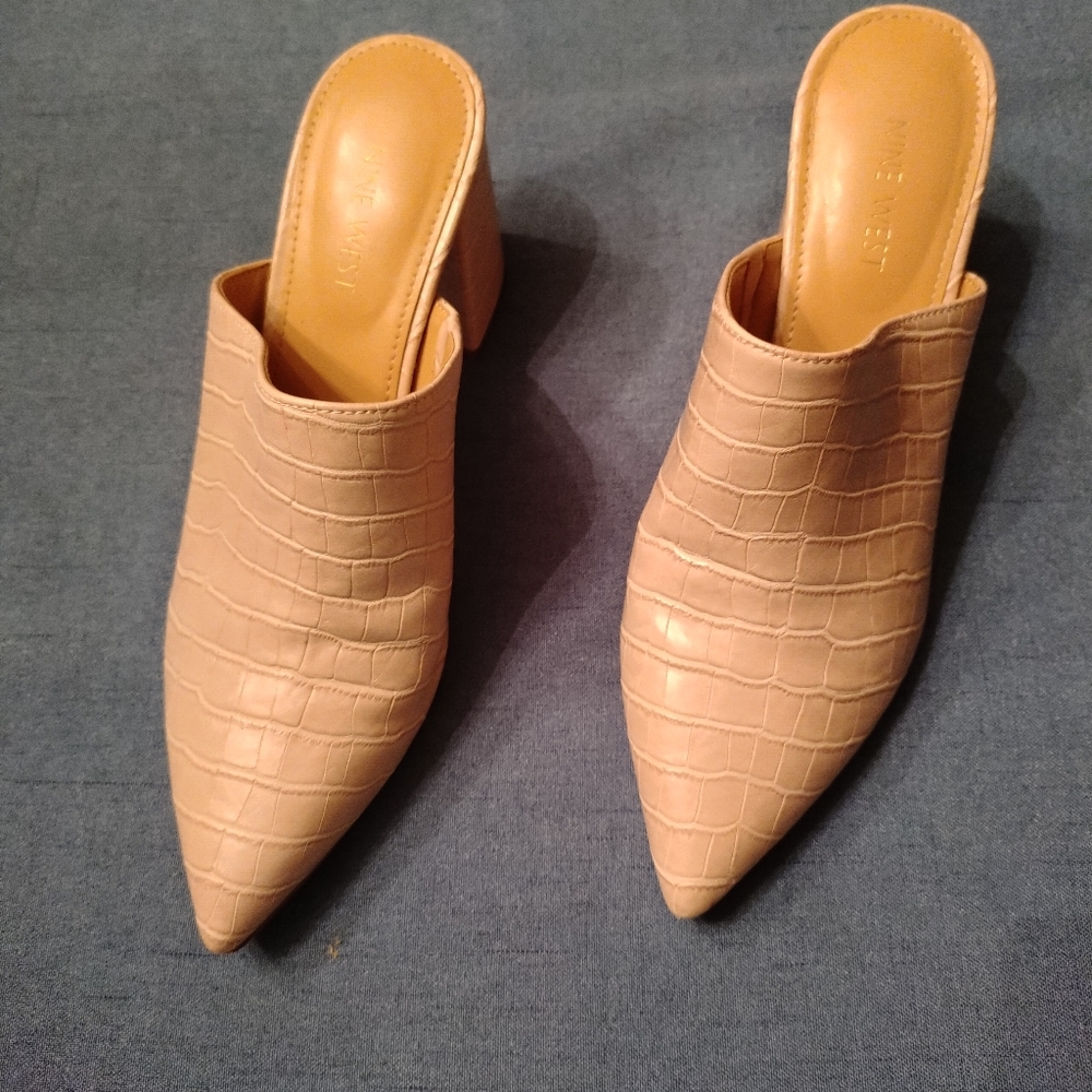 Shoes. Tan . 8.5 Nine West